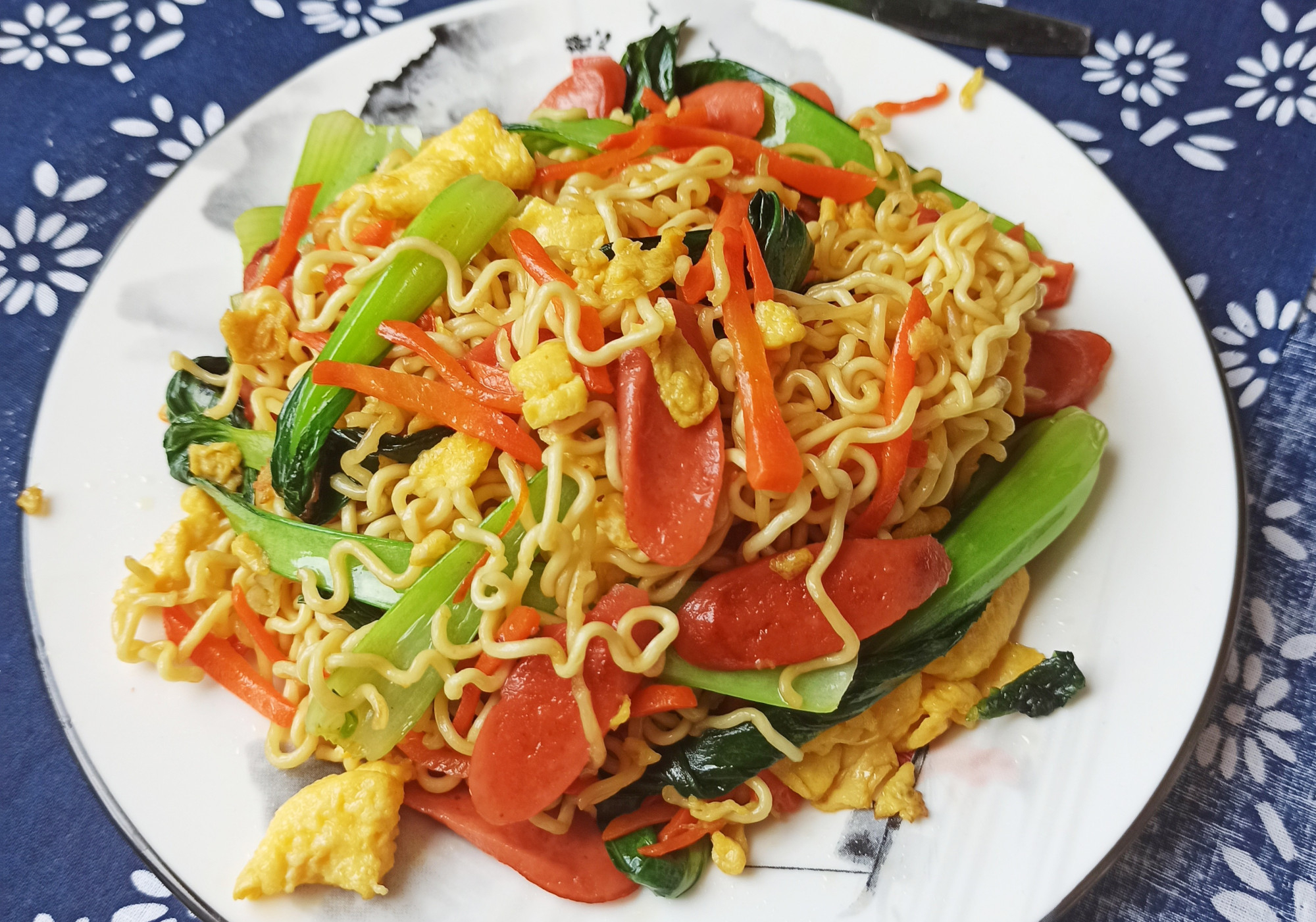 白水煮泡面怎么做,用开水泡面的神仙吃法