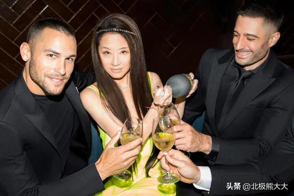 72岁王薇薇哪里人,高龄富婆王薇薇为小男友抛弃丈夫