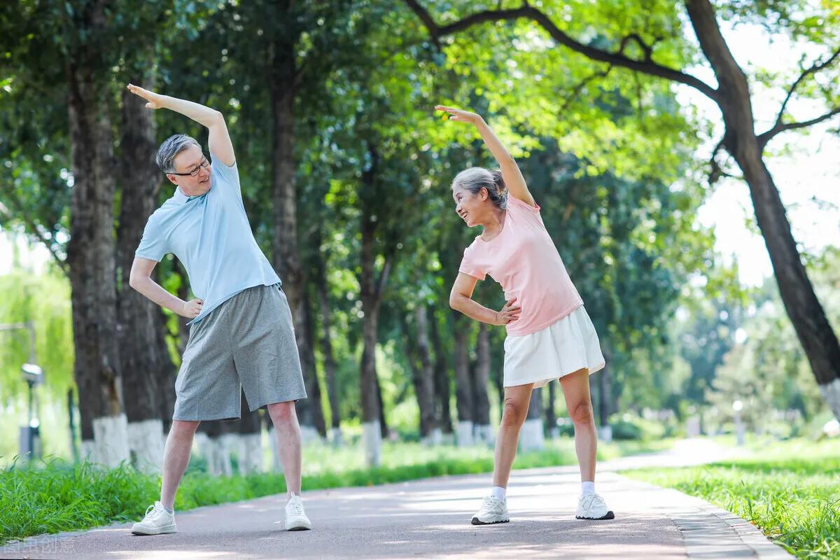中老年人每天吃多少高蛋白合适,老人多食高蛋白食物好吗