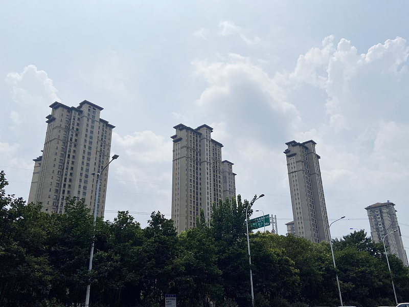 同户型边户比中间户贵多少,同一楼层中户和边户哪个贵