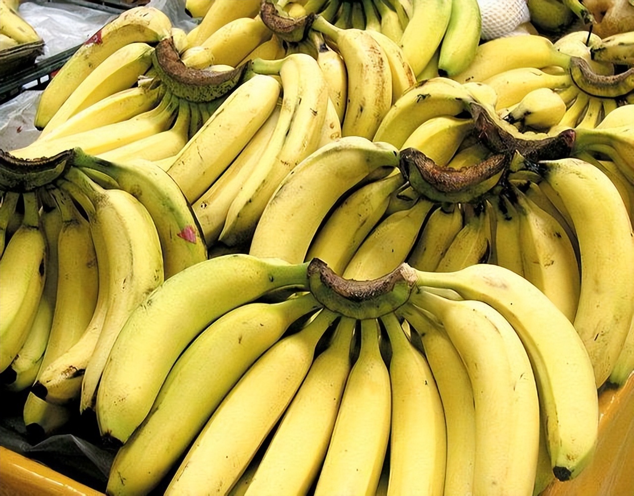 医生建议这四种水果尽量要少吃,医生建议三种食物少吃