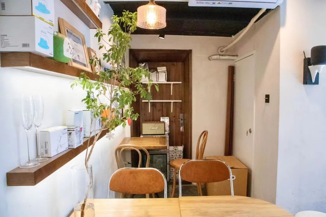 在这座充满松弛感的城市里，喝了两天咖啡