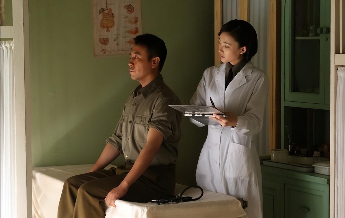 演员于和伟简历和他妻子照片,演员于和伟的家庭生活幸福吗