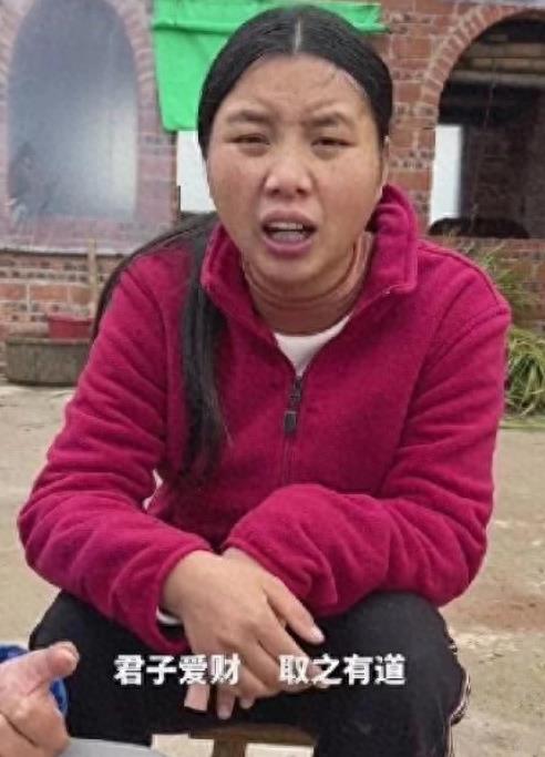 想不到吧!这就是大凉山网红主播下山背着的木头,居然是空心的