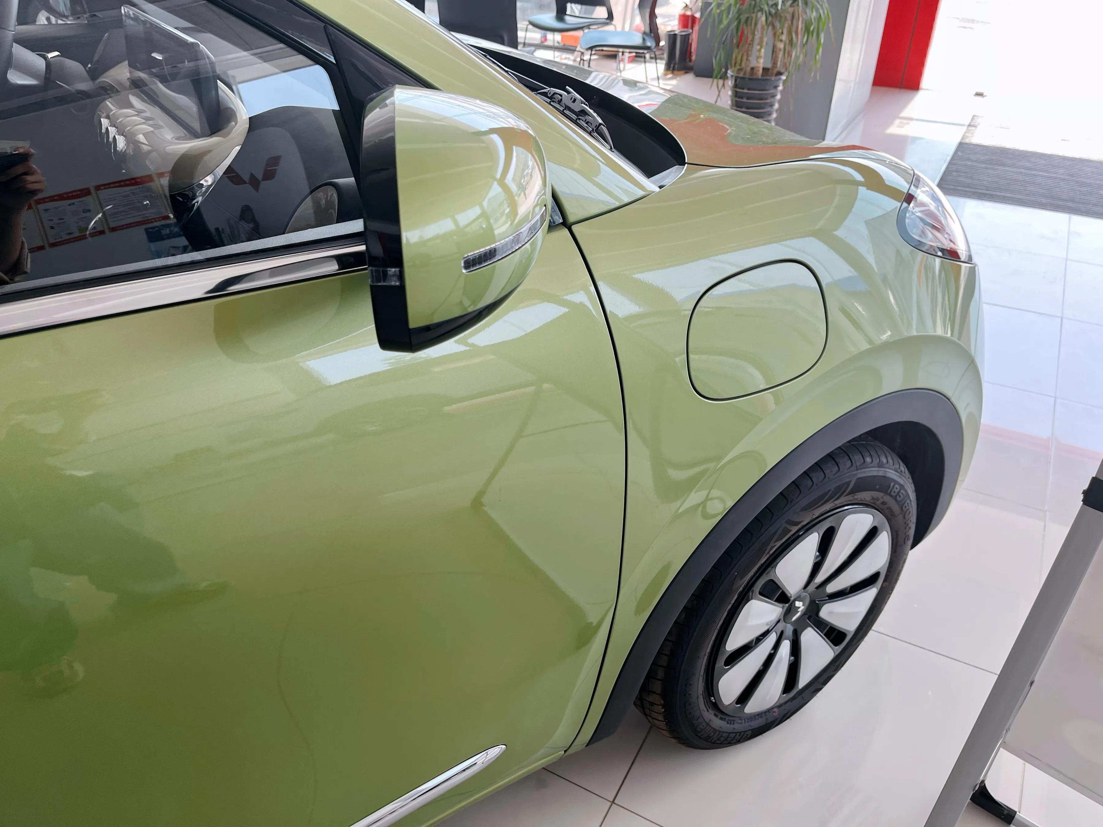 闺蜜买车了带我兜风 (闺蜜提新车带我出去玩)