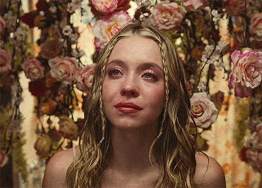 甜心脸蛋+*物尤**身材，但没人说她是花瓶