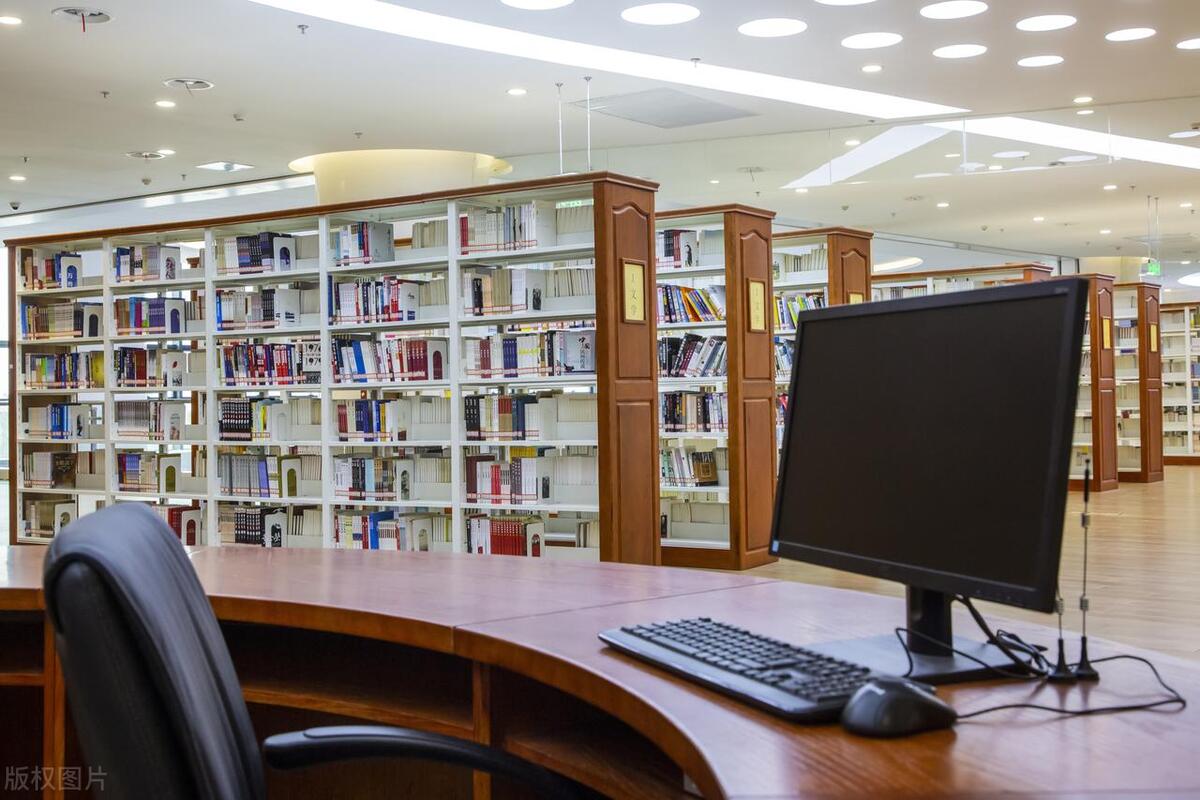 新华书店一年赚上千亿,新华书店靠什么盈利模式