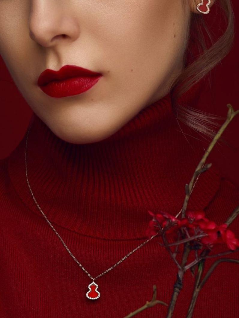 奢侈品牌联名营销,ip联名等方式持续拓展品牌知名度