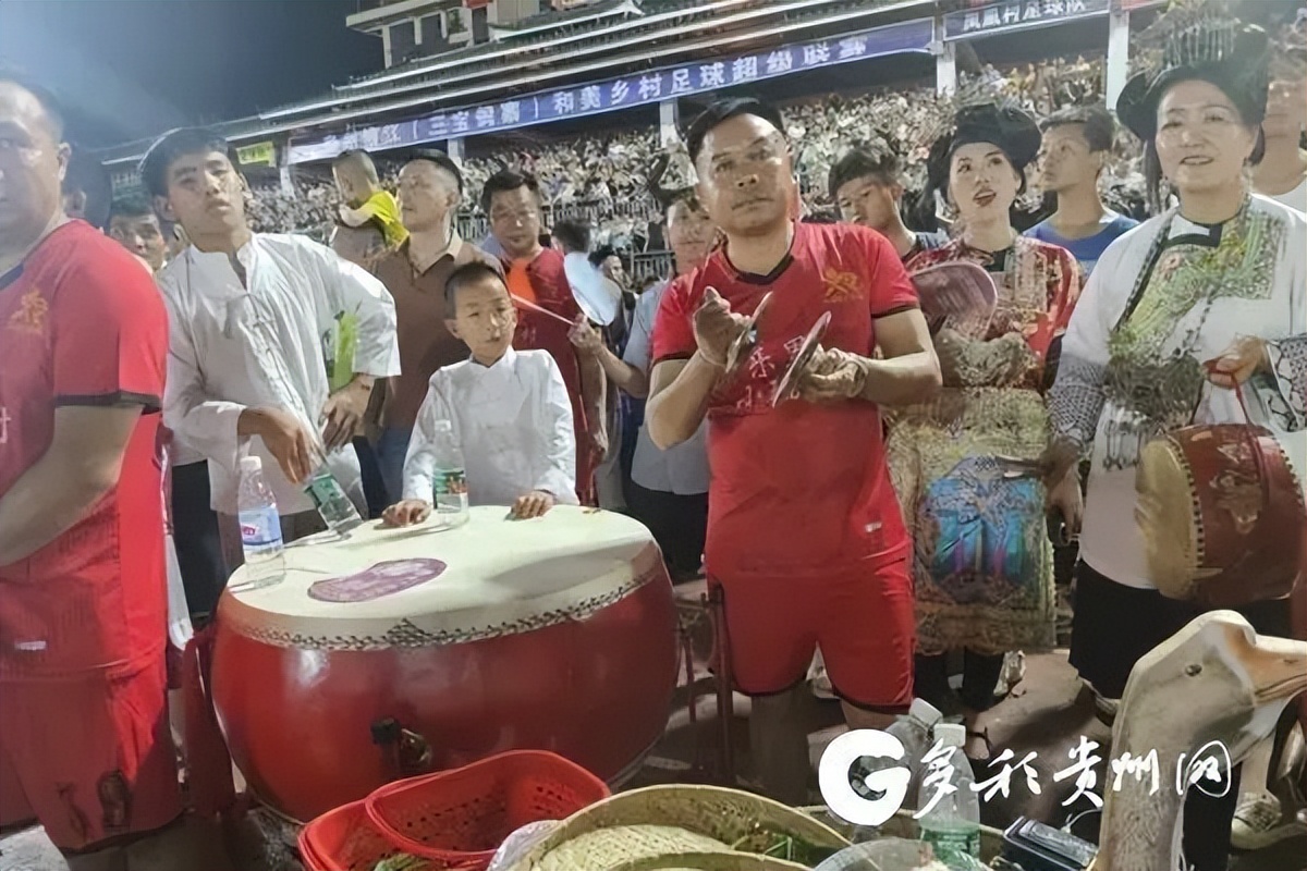 村BA后村超再次霸屏!木匠、瓦匠、肉摊老板的纯粹足球打脸了谁?