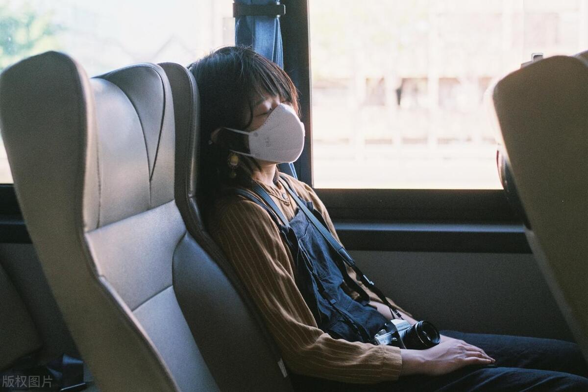 在深夜里反复听的一首歌,让人沉默的几首歌