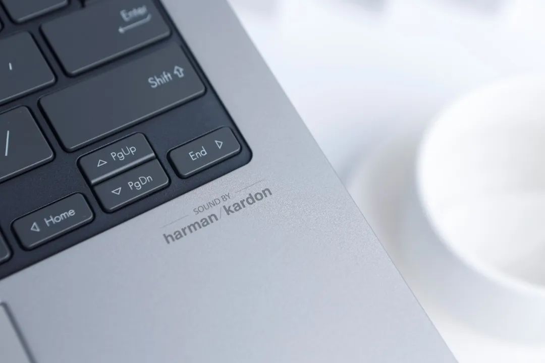 华硕灵耀142024AI超轻薄本测评,高性能笔记本推荐华硕灵耀14