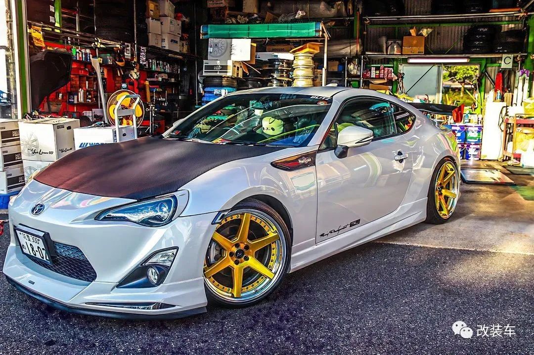 头文字d的女朋友,头文字d里面gt86的车主