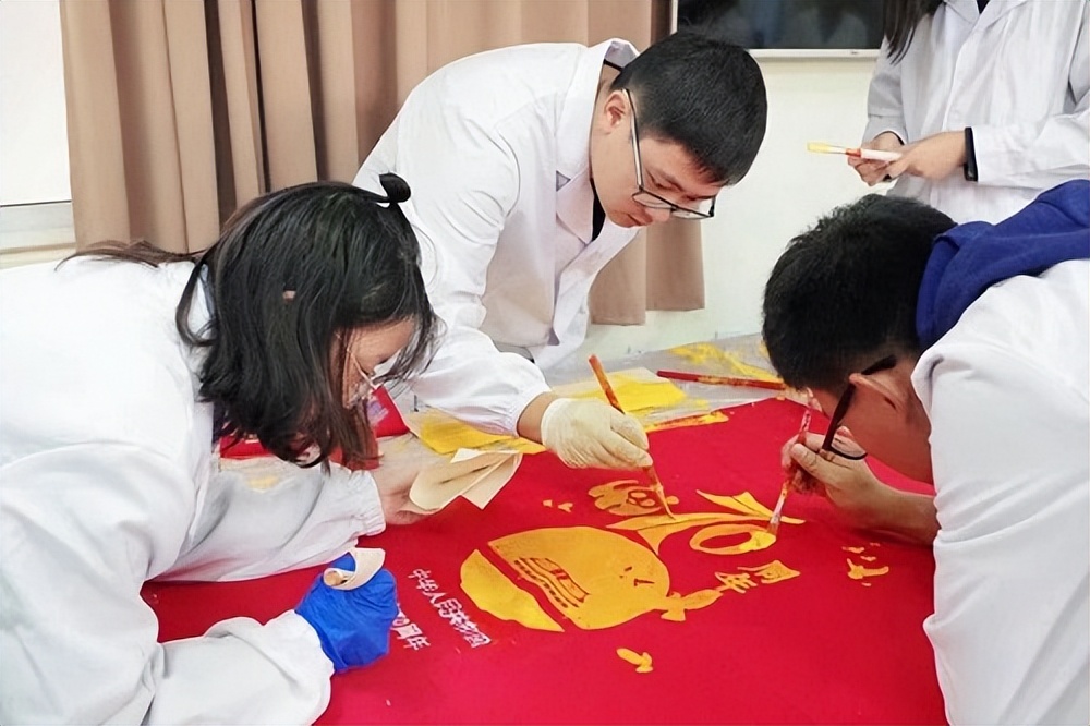 南京工业大学食品与轻工学院：“三维”协同“三气”融合提升人才培养质量