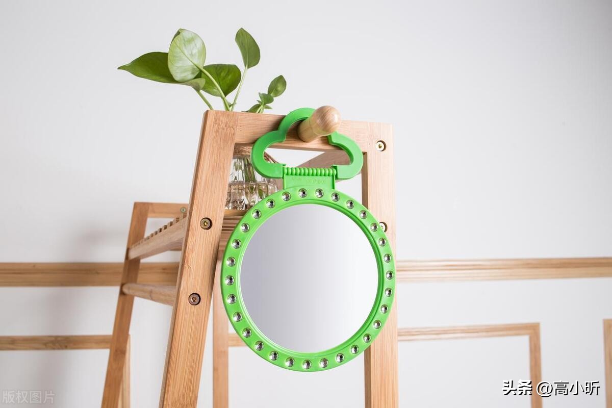 老祖宗说，“出门六不捡，捡了人财空”，是啥意思？你认同吗？