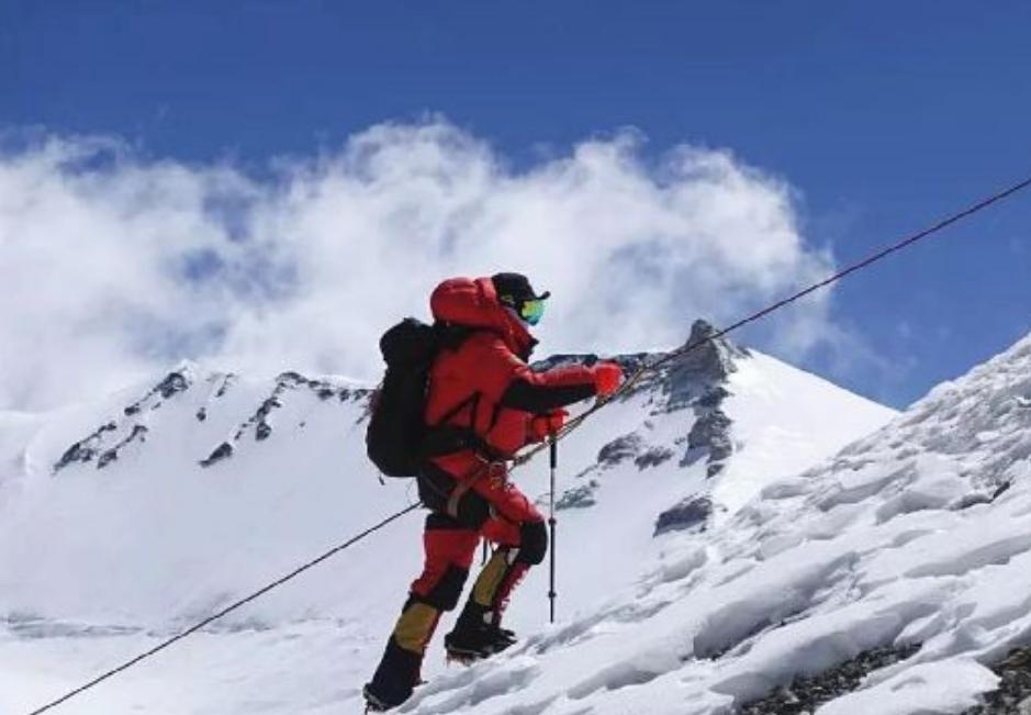 珠穆朗玛峰睡美人冰封十年成路标,珠穆朗玛峰沉睡了20年的睡美人