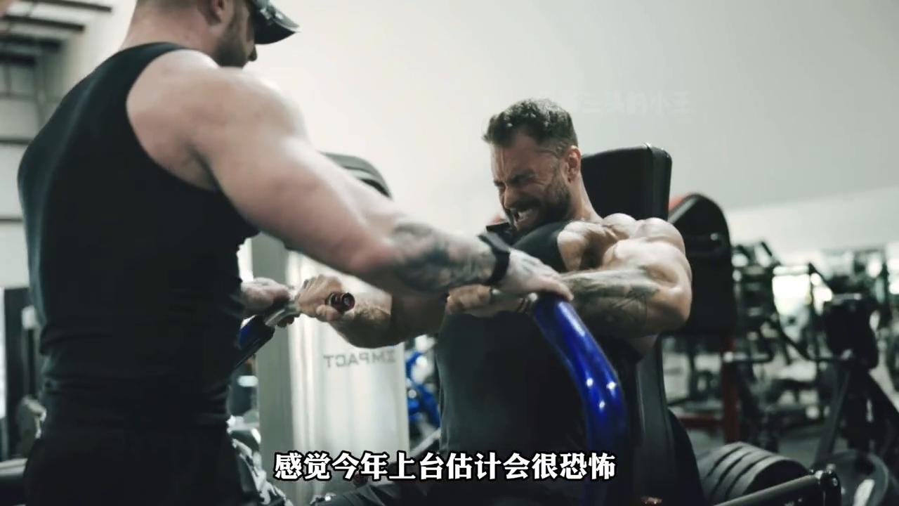 街健克里斯胸部训练,克里斯胸部训练激活动作