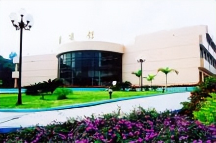 鐭ユ槑琛岀瑑绂忓缓甯堣寖澶у,鐭ユ槑琛岀瑑绔嬭瘹鑷村箍鍝釜瀛︽牎