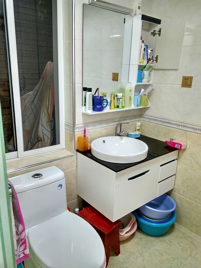 小户型房子适合装马桶还是蹲坑,现在装修房子建议用马桶还是蹲坑