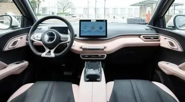 吉利几何e买哪个版本,吉利几何e值不值得购买