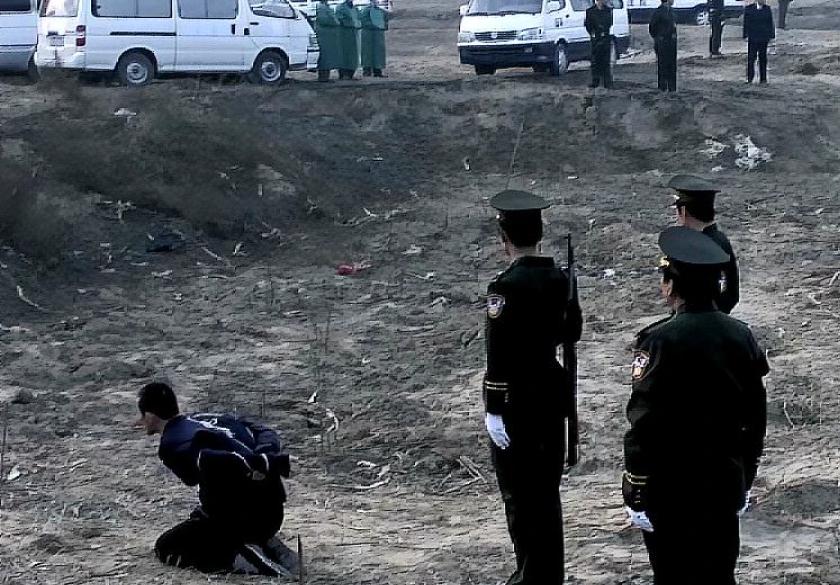 租客换灯泡报警,厦门租客换灯泡发现毒品