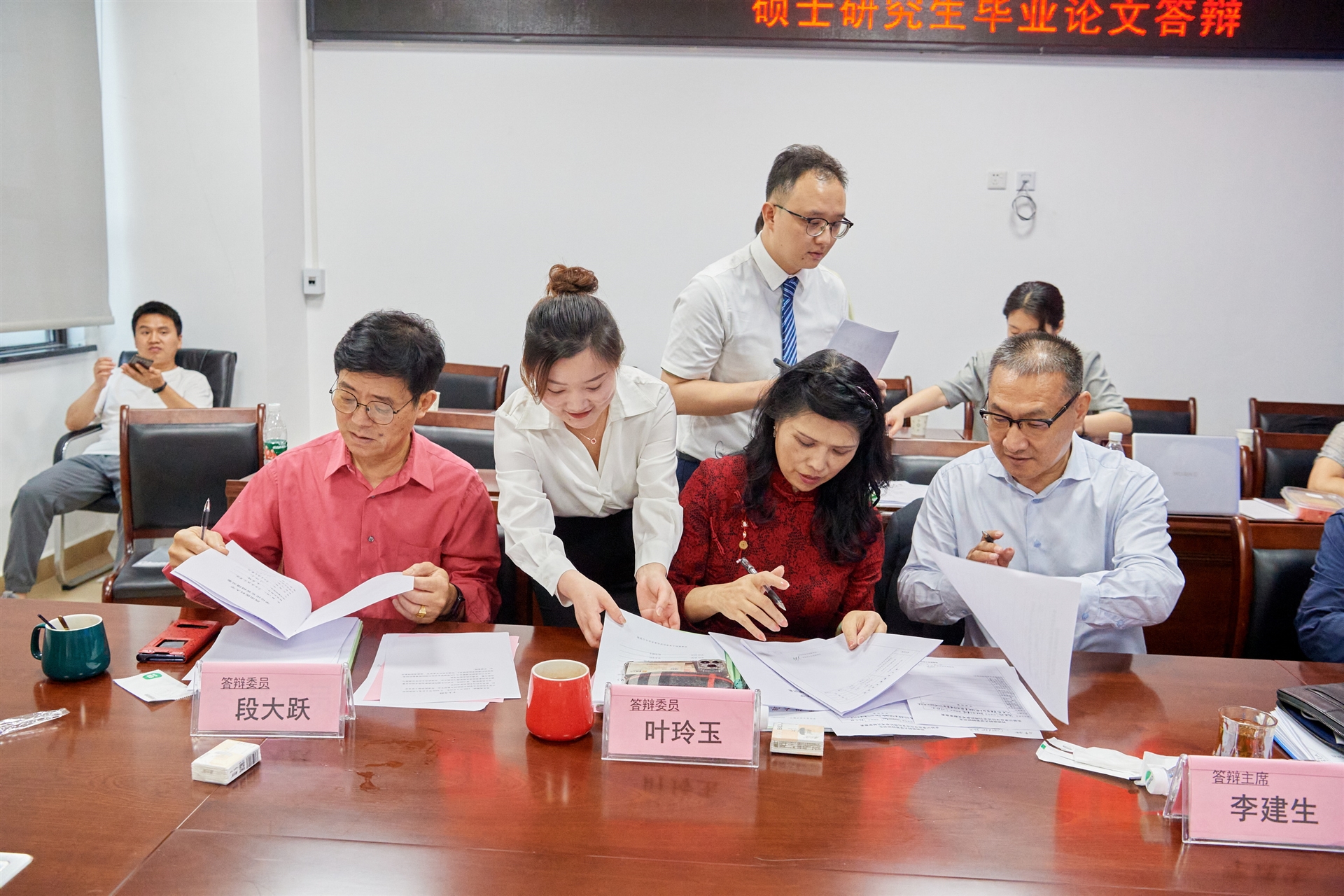 研究生毕业论文答辩的范文,临床研究生毕业论文答辩视频讲解