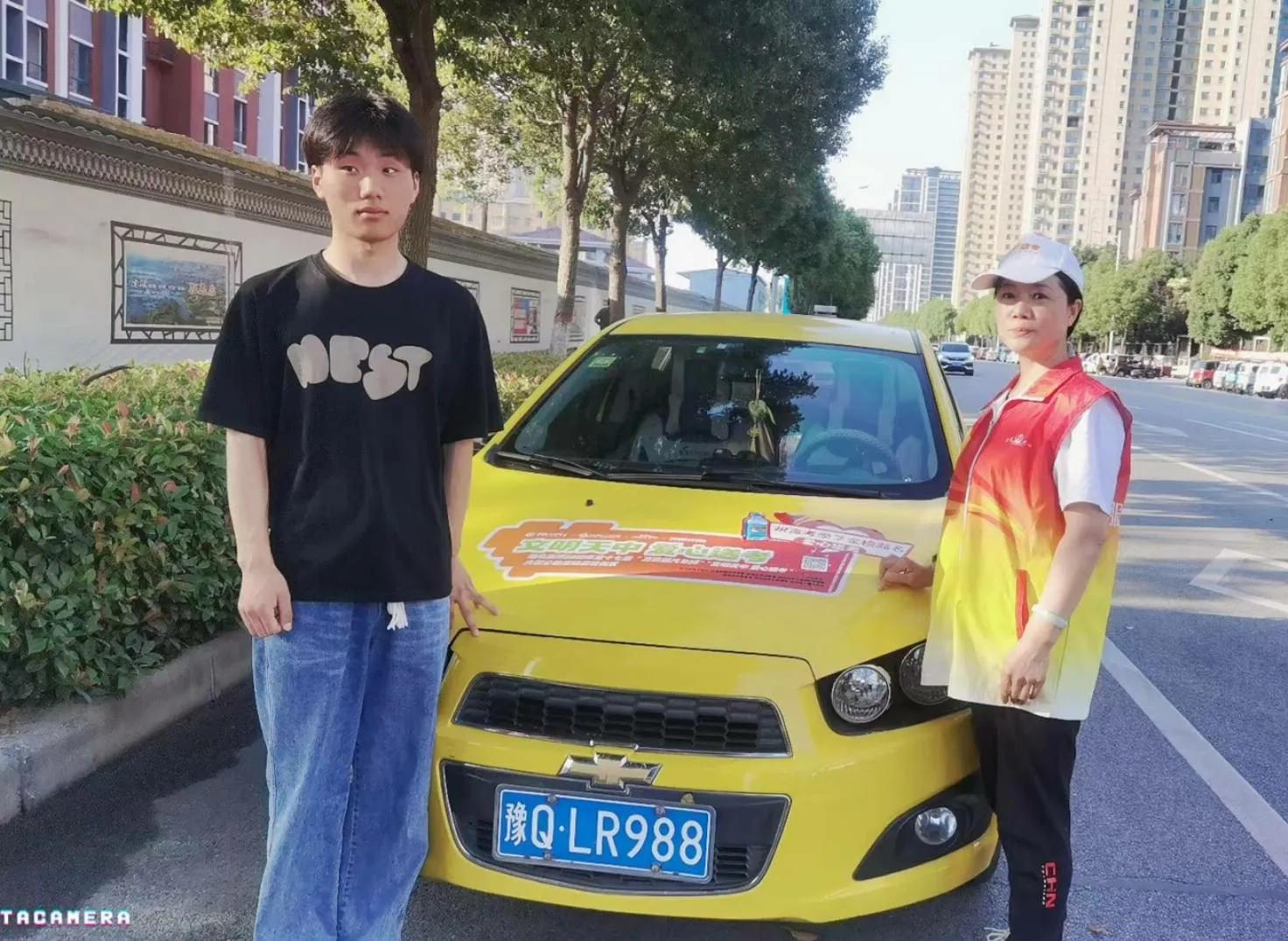 爱心车队为居民保驾护航,天中义工联合会救援队