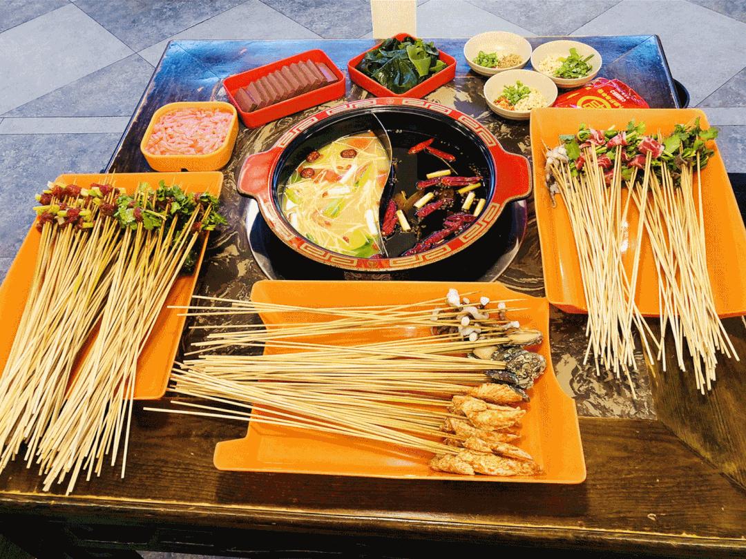 钢管厂五区小郡肝串串宽窄巷子,钢管厂五区小郡肝串串多少钱一串