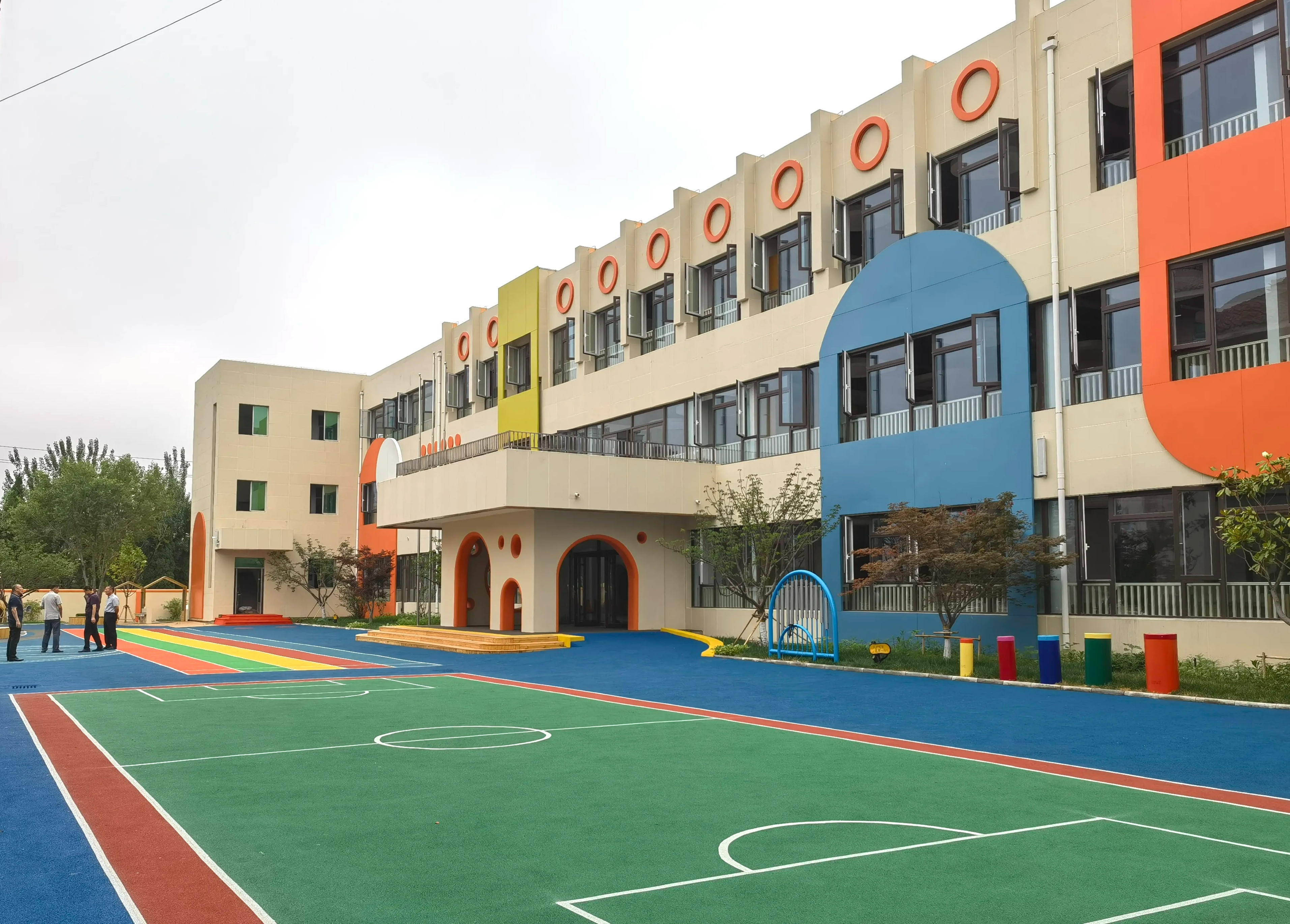 一流的师资队伍一流的教学设施,即墨区中心幼儿园