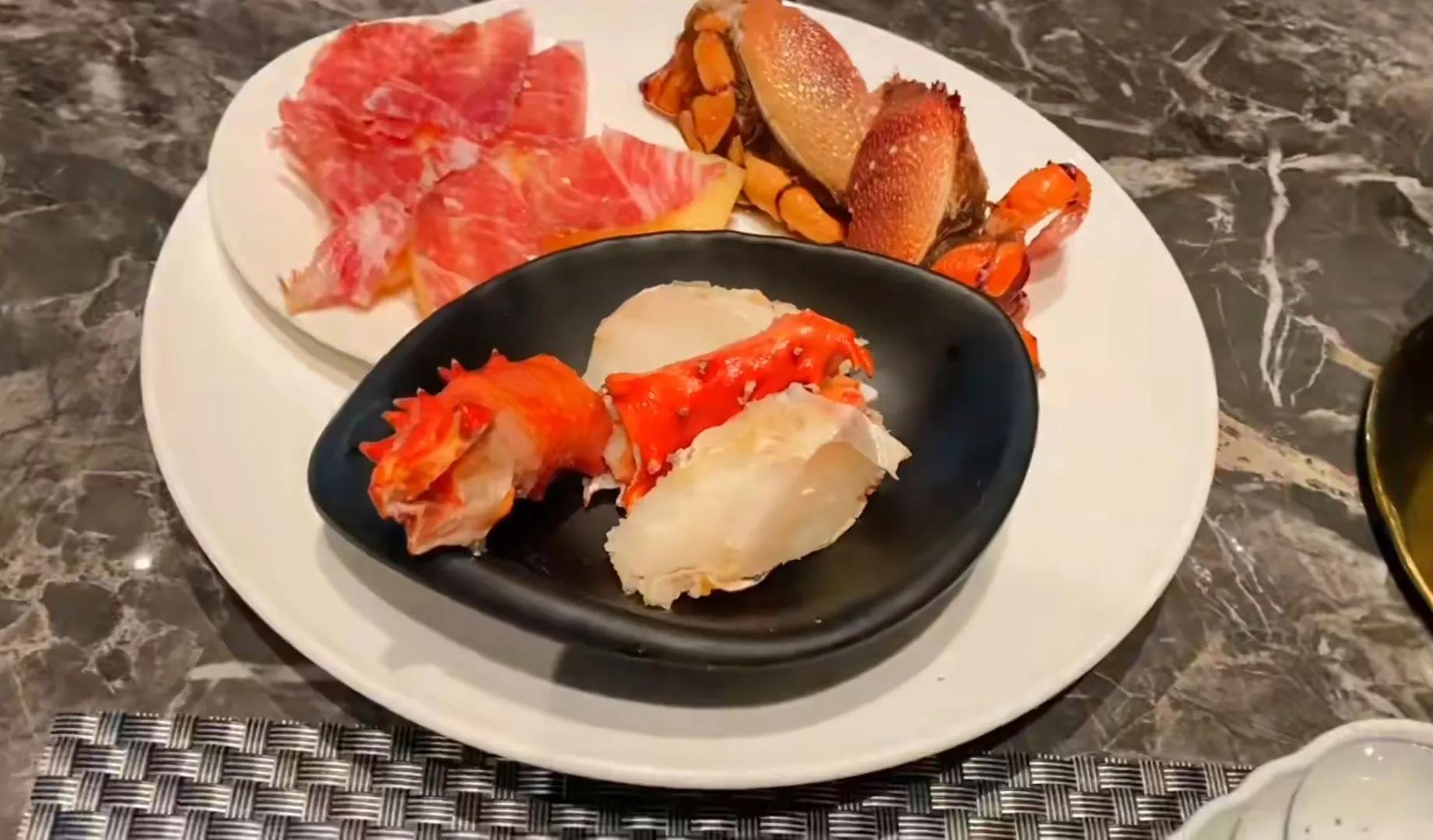 自助餐帝王蟹老员工,吃自助餐全选帝王蟹