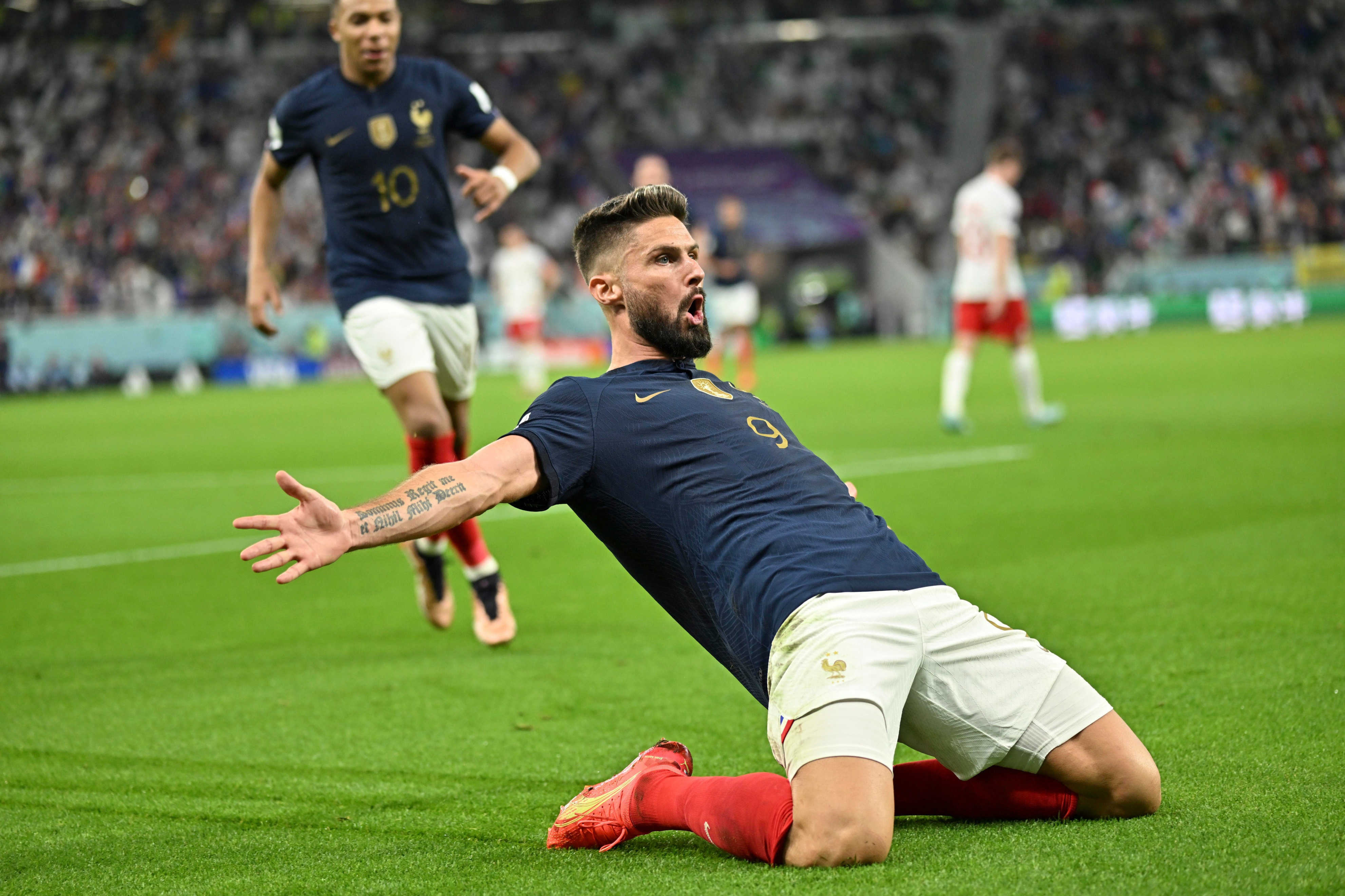 姆巴佩会把大力神杯让给梅西吗,姆巴佩罚进点球梅西跪地