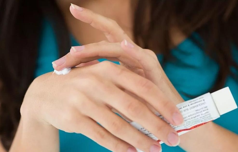 人长老年斑是什么原因,快速消除老年斑的小妙招红霉素