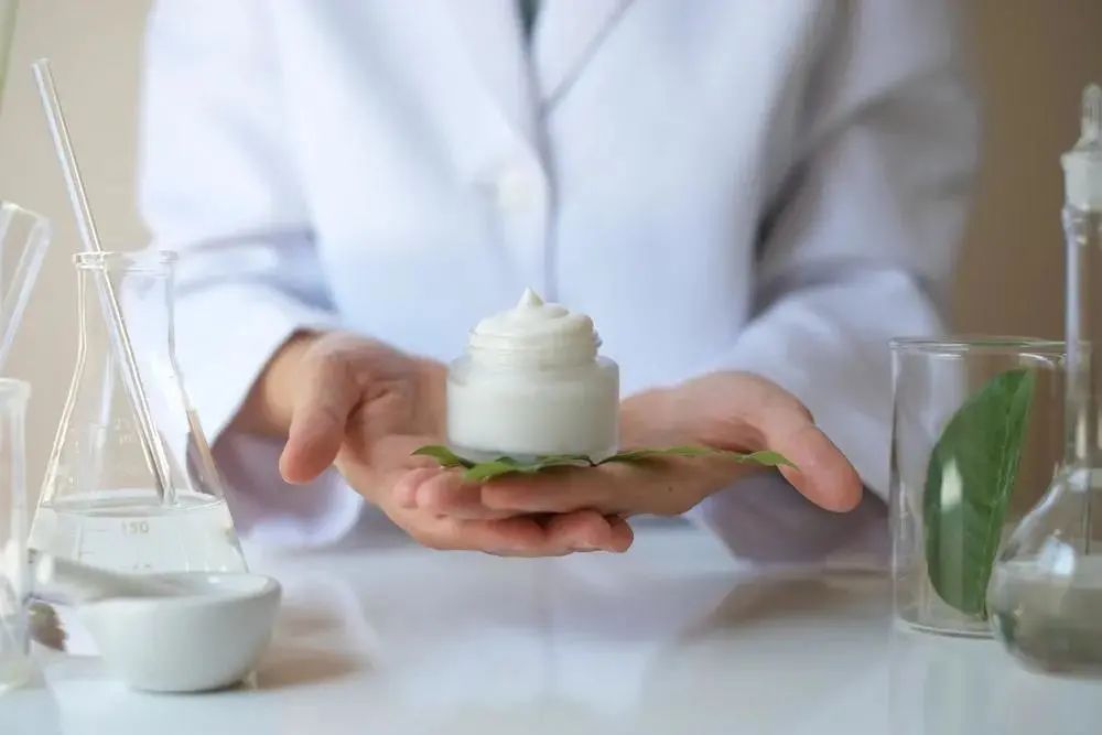 最强监管落地，“成分*党**”即将变为“功效*党**”？