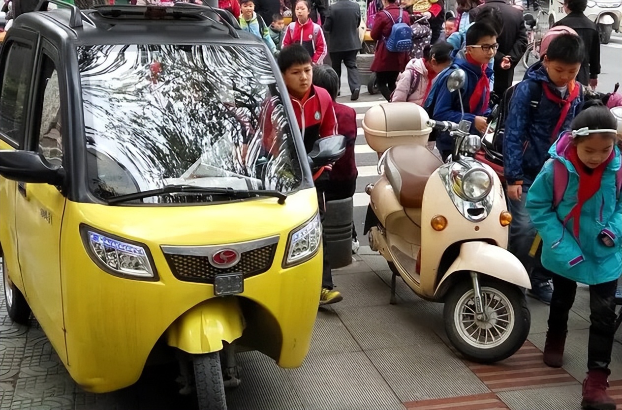 18年电动三轮车能卖多少钱,批发电动三轮车一辆赚多少钱