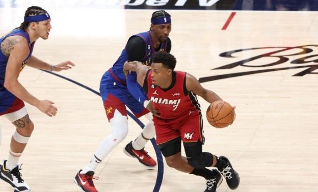 东决热火2-0绿军赛后洛瑞,猛龙vs热火洛瑞压哨三分