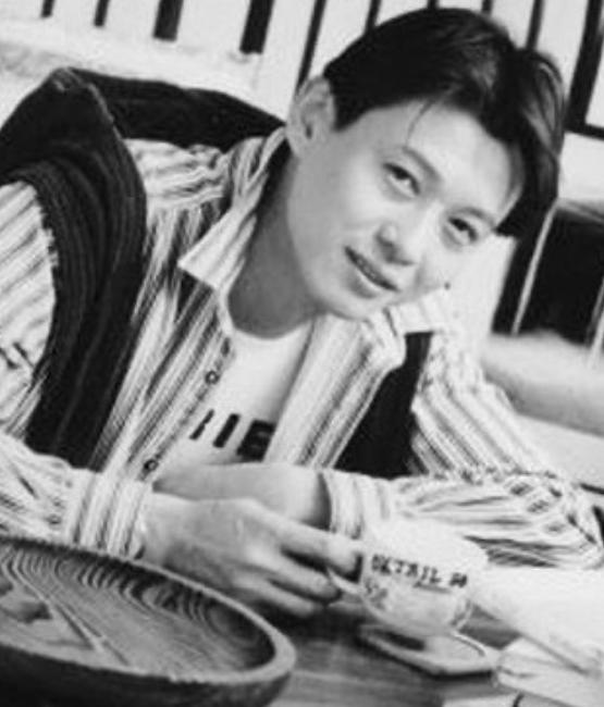 程前：与前妻离婚27年，娶小娇妻51岁当爹，如今前妻生活怎么样了