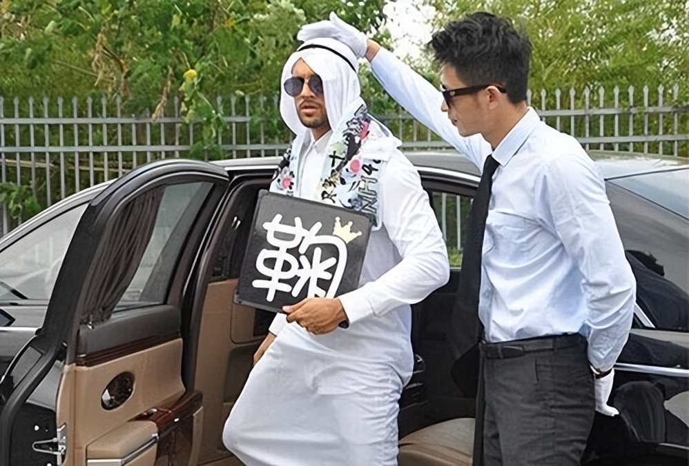 心机女孩鞠婧祎:被潘玮柏刁难拒绝王思聪求爱,整容遭贾玲内涵