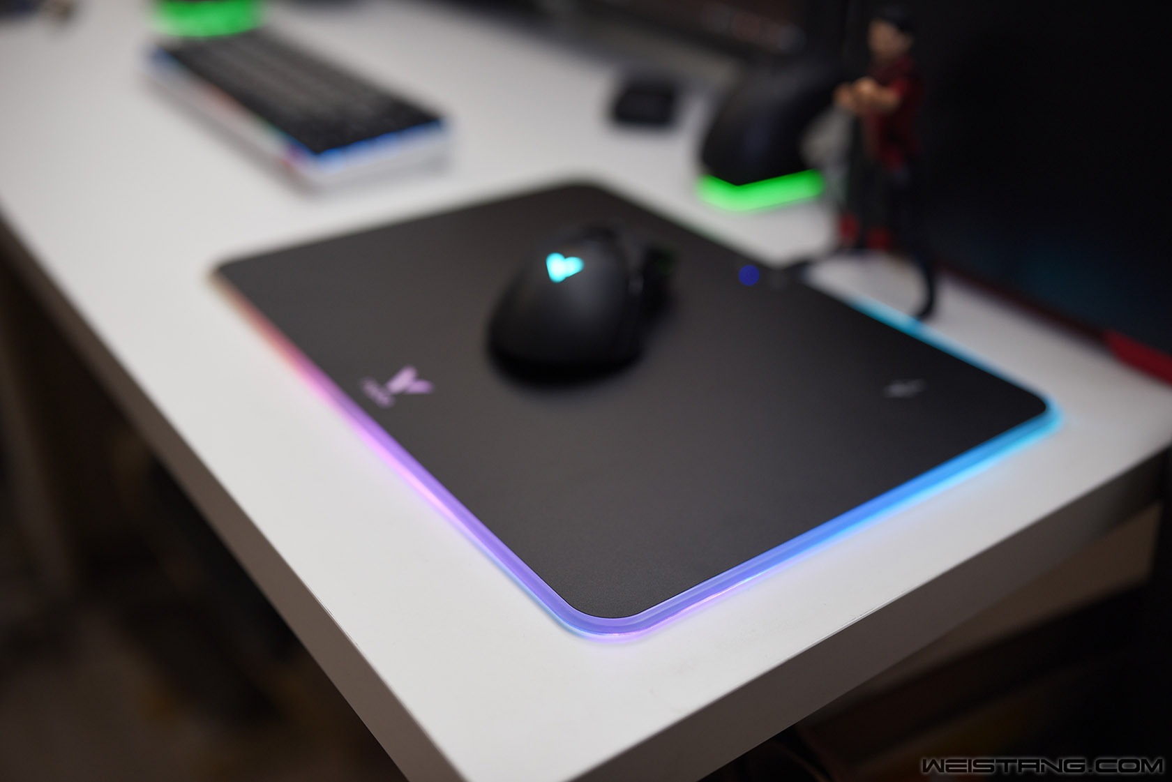 雷柏v10rgb鼠标垫打游戏,雷柏鼠标垫V10RGB