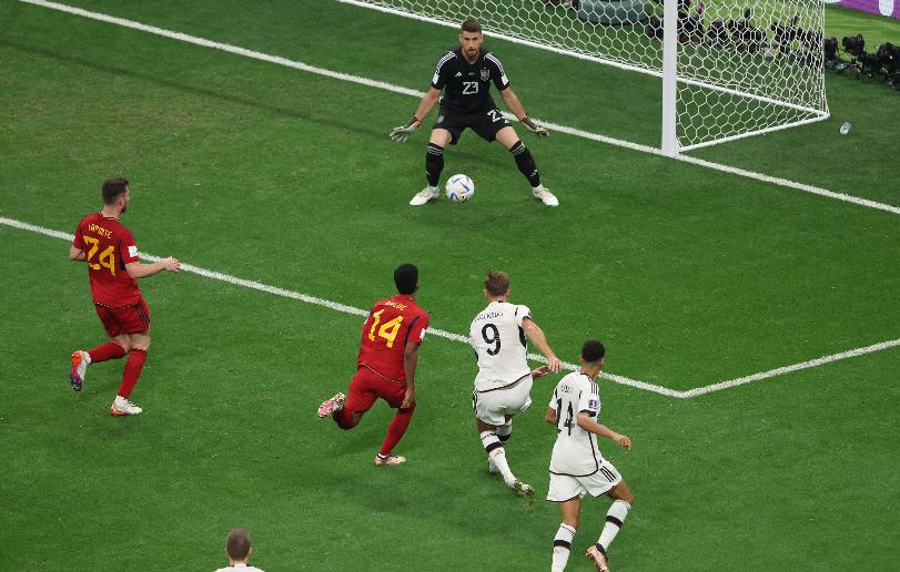 德国西班牙无锋阵,西班牙踢球技术视频