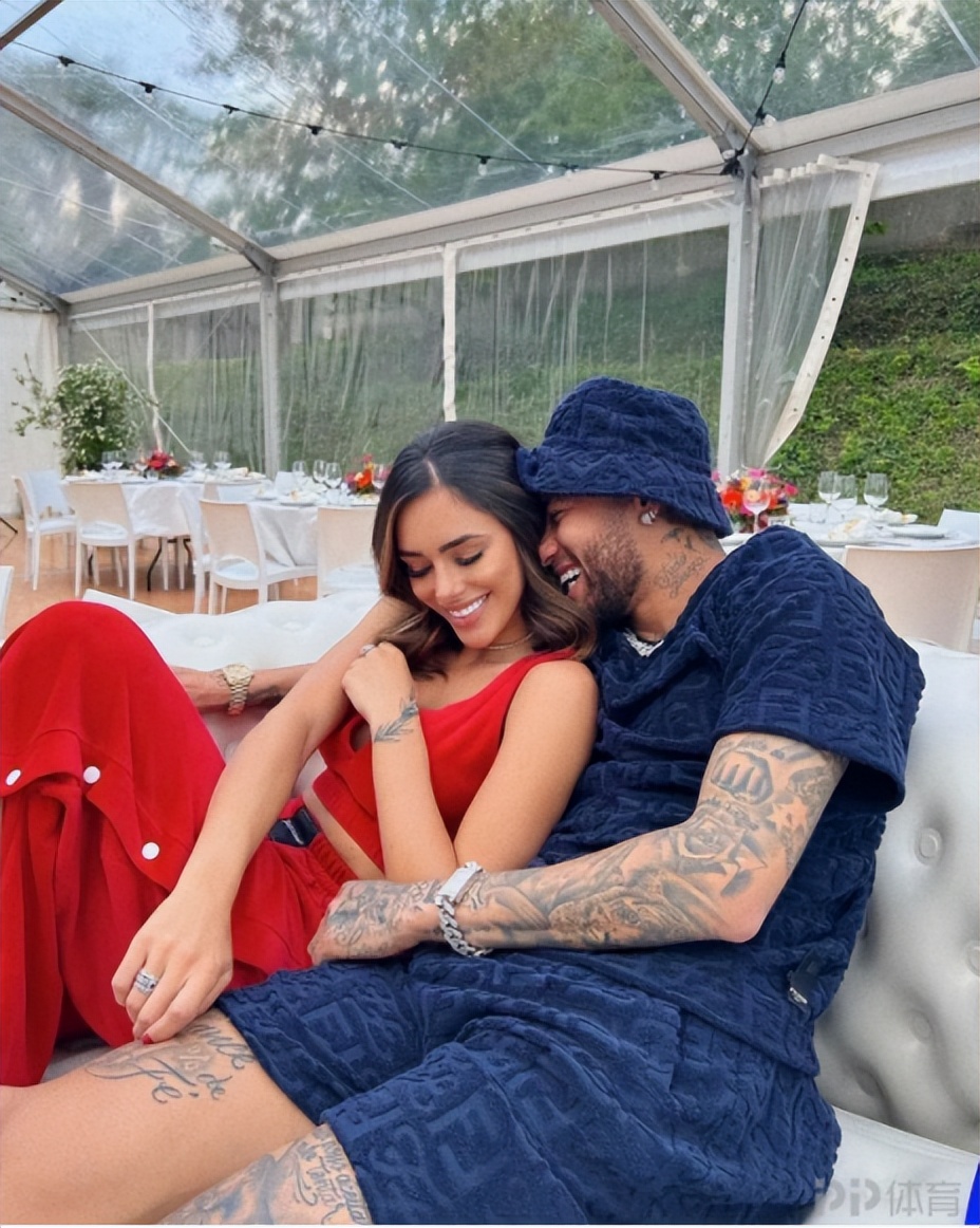 c罗与名模伊莲娜金童玉女的爱情,c罗前任伊莲娜看世界杯