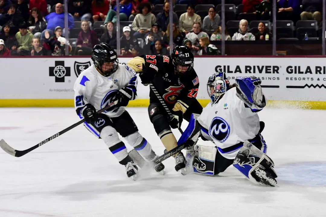 多伦多六镇首捧伊泽贝尔杯！林绮琪和米凯拉·卡瓦总决赛送助攻