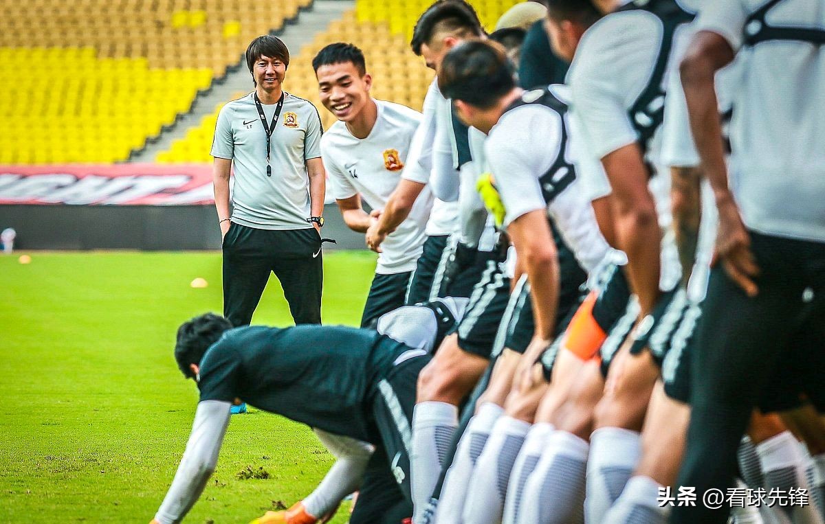 中超李海新执法视频,中超裁判李海新执法泰山队比赛