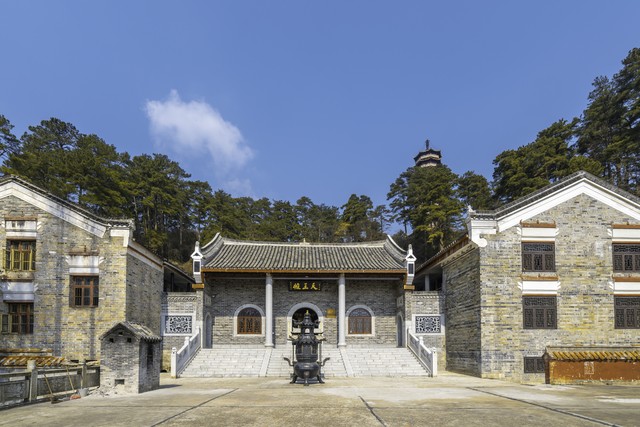 五岳之南衡山在哪里,南岳之称的衡山位于我国哪