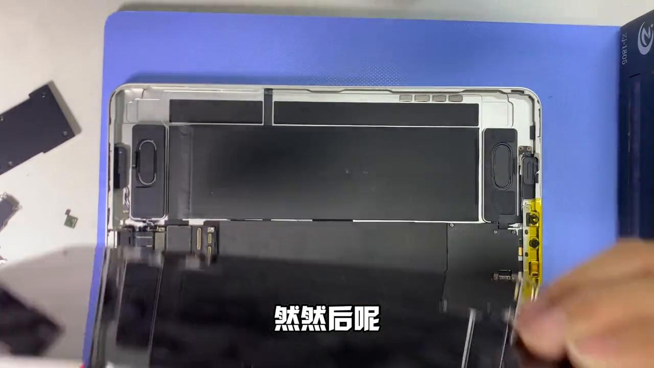 ipadpro2021背光亮不显示,ipadpro202112.9寸进水屏幕暗