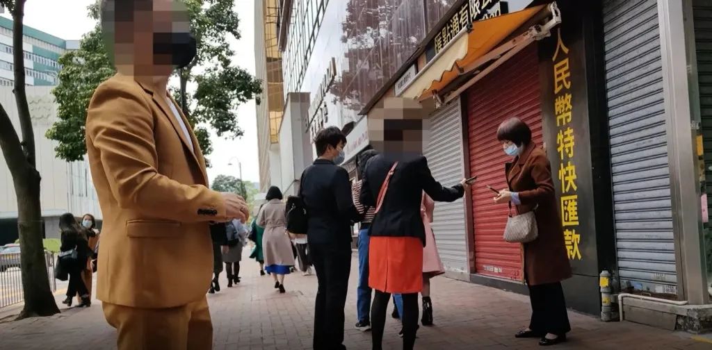 千人大妈团涌入香港“淘金”，有人倒卖*阳药壮**巨亏80万！