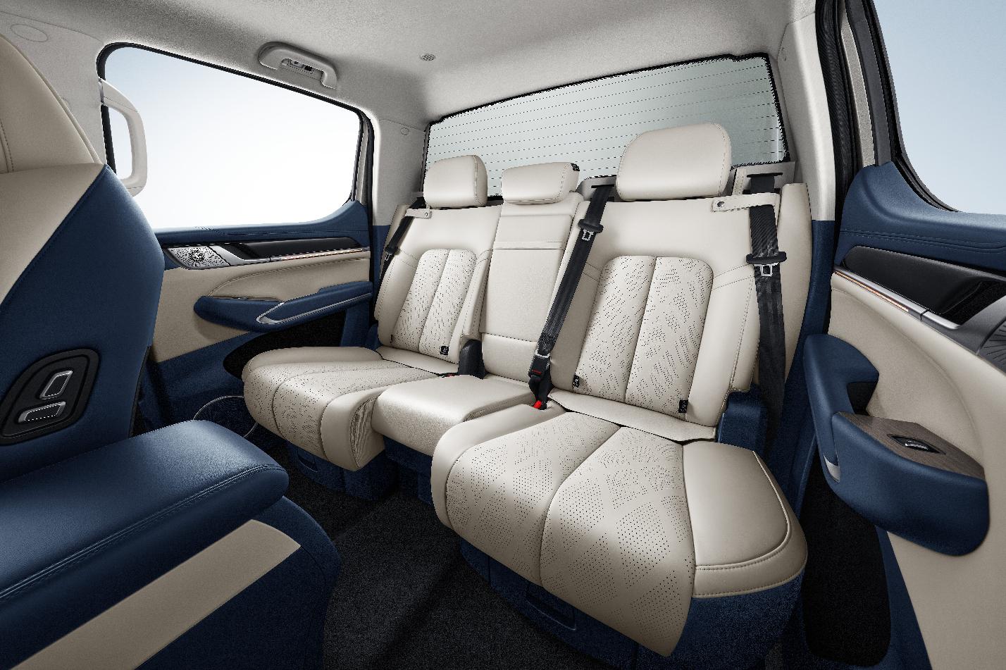 30万能拿下不？山海炮亮相成都车展，越野、豪华性看齐坦克500