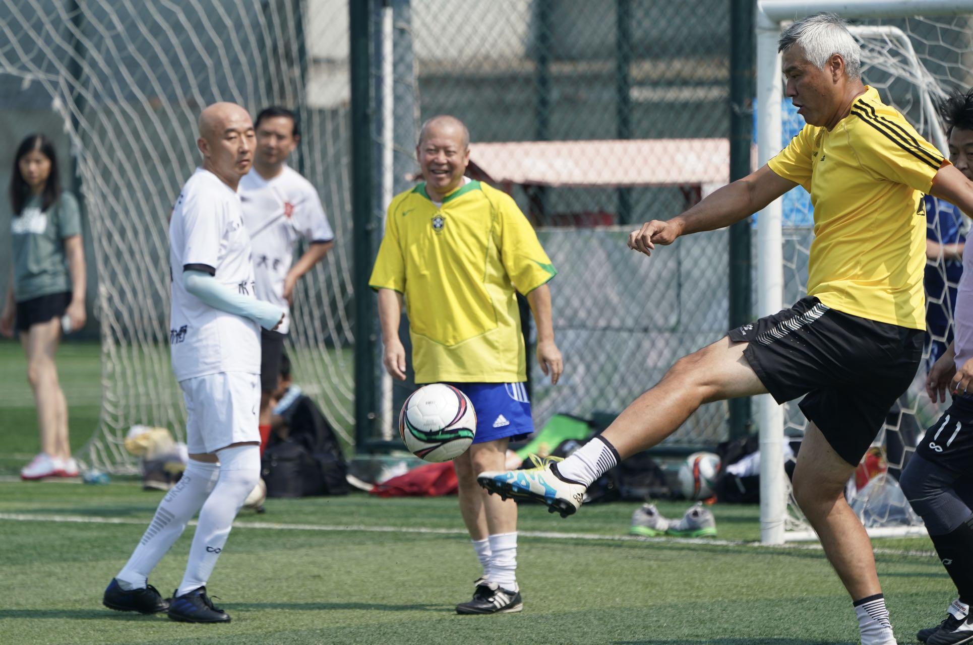 精彩足球不停步,足球要从孩子成长关键期抓起