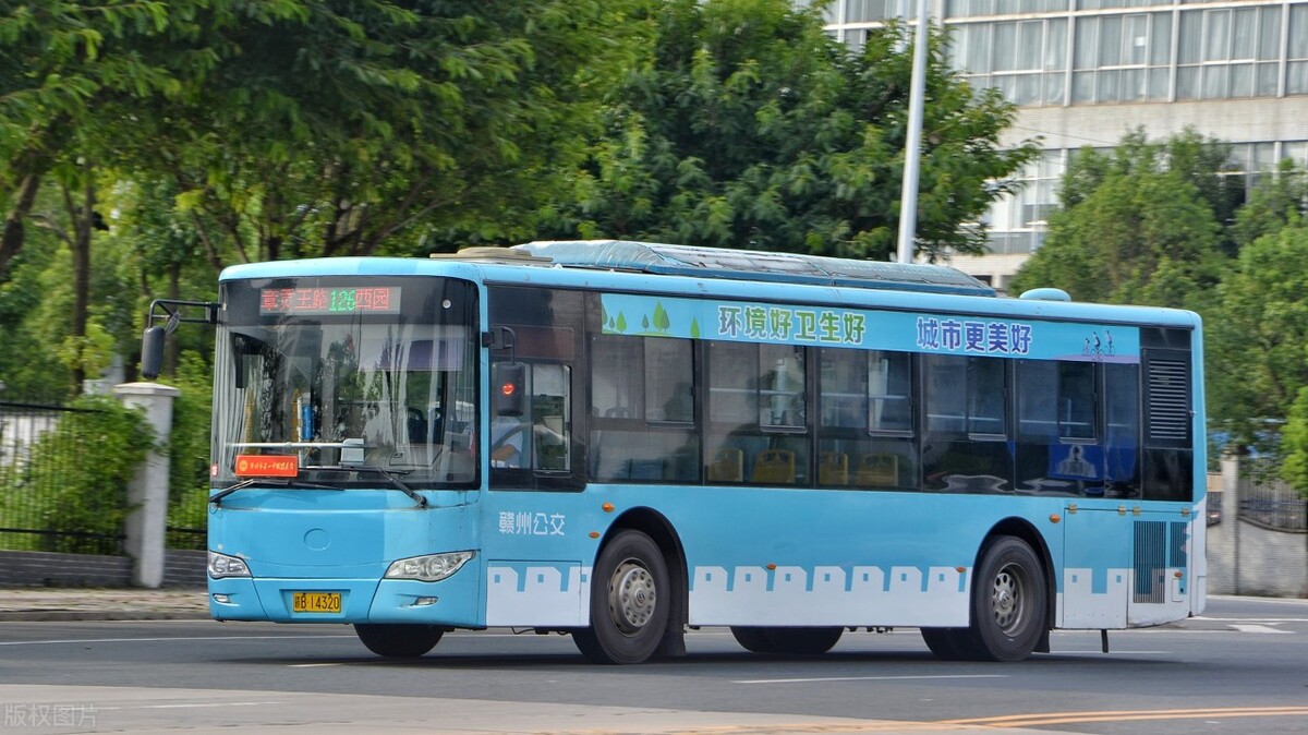 深圳公交车司机工资待遇如何,深圳公交车司机多少钱一个月