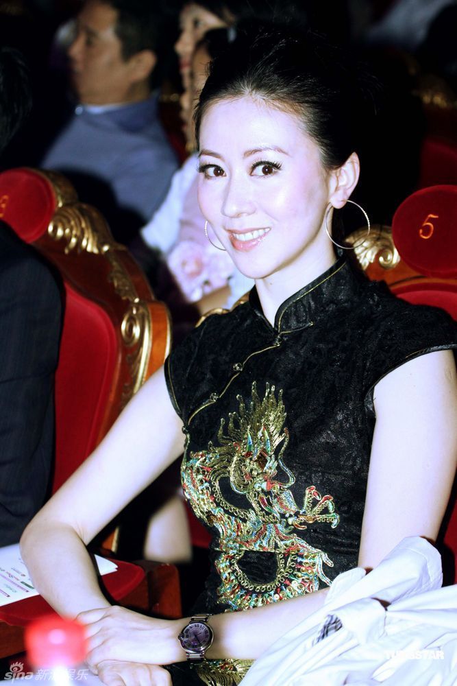 中国第一“裸模”汤加丽：走红后丈夫提出离婚，父亲骂她丢脸！