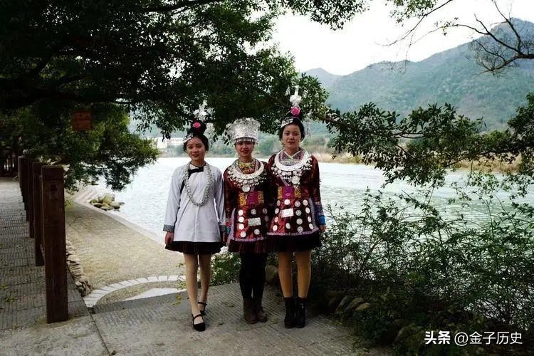 石奶引：16岁时因长得太美出现在1元纸币上，如今怎样了？