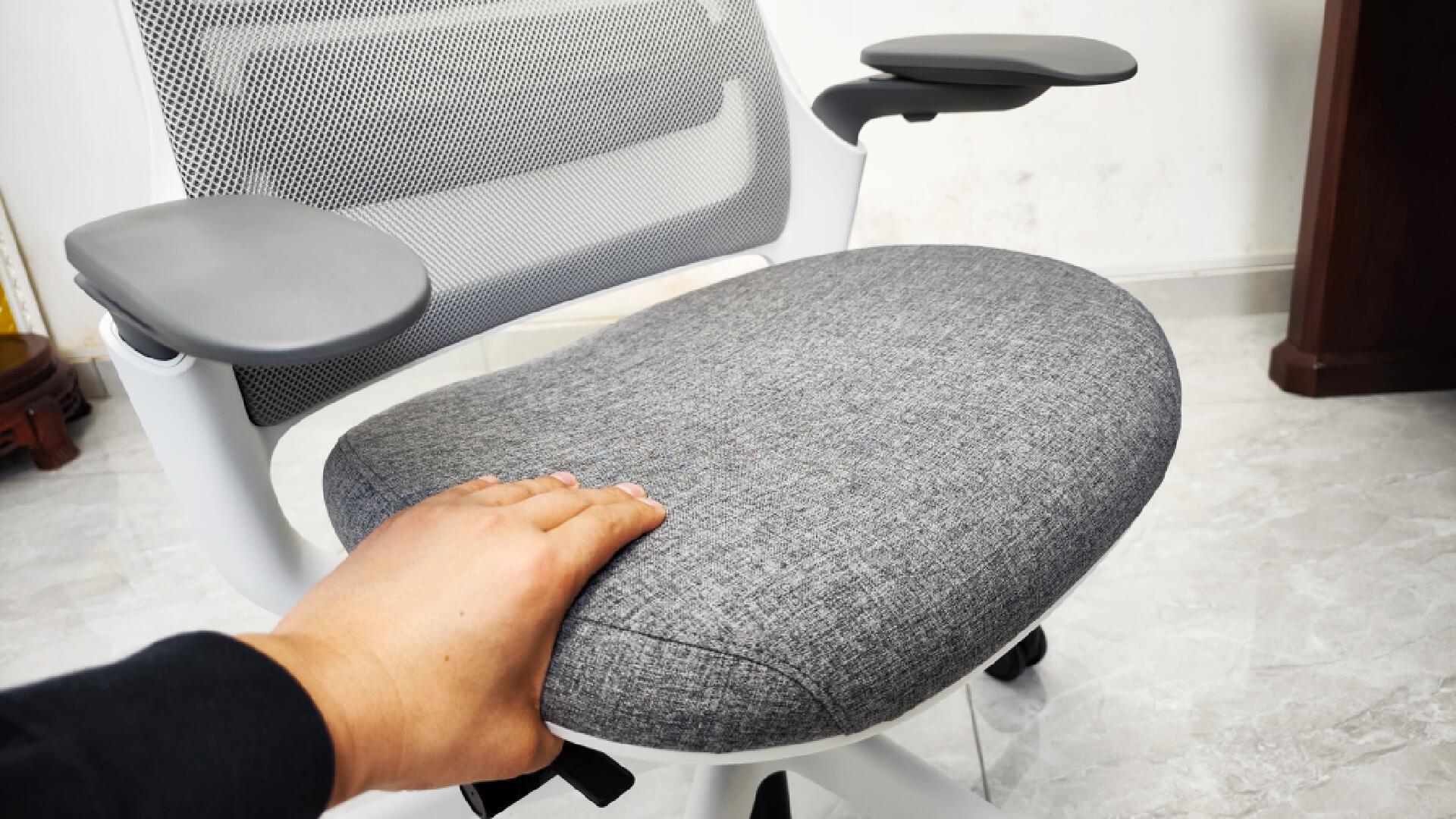 椅子推荐人体工学椅测评,适合上班族的护腰椅